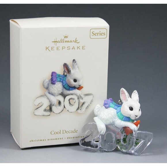 Hallmark KS Ornament Cool Decade 2007 Bunny Rabbit w/Carrot 8th In Series - Picture 1 of 7